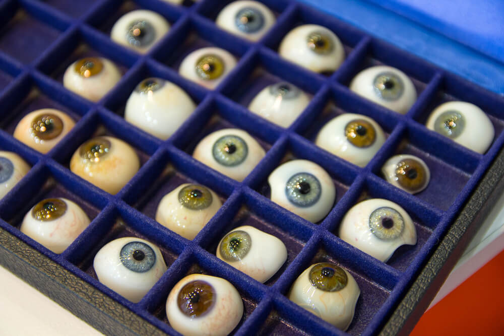 Many prosthetic eyes